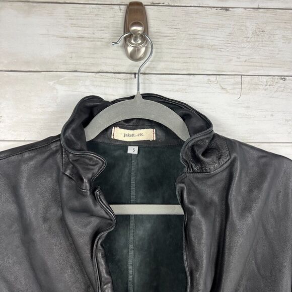 Women's Black Leather Jacket - Picture 4 of 4